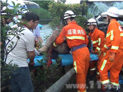 沈海高速兩車相撞